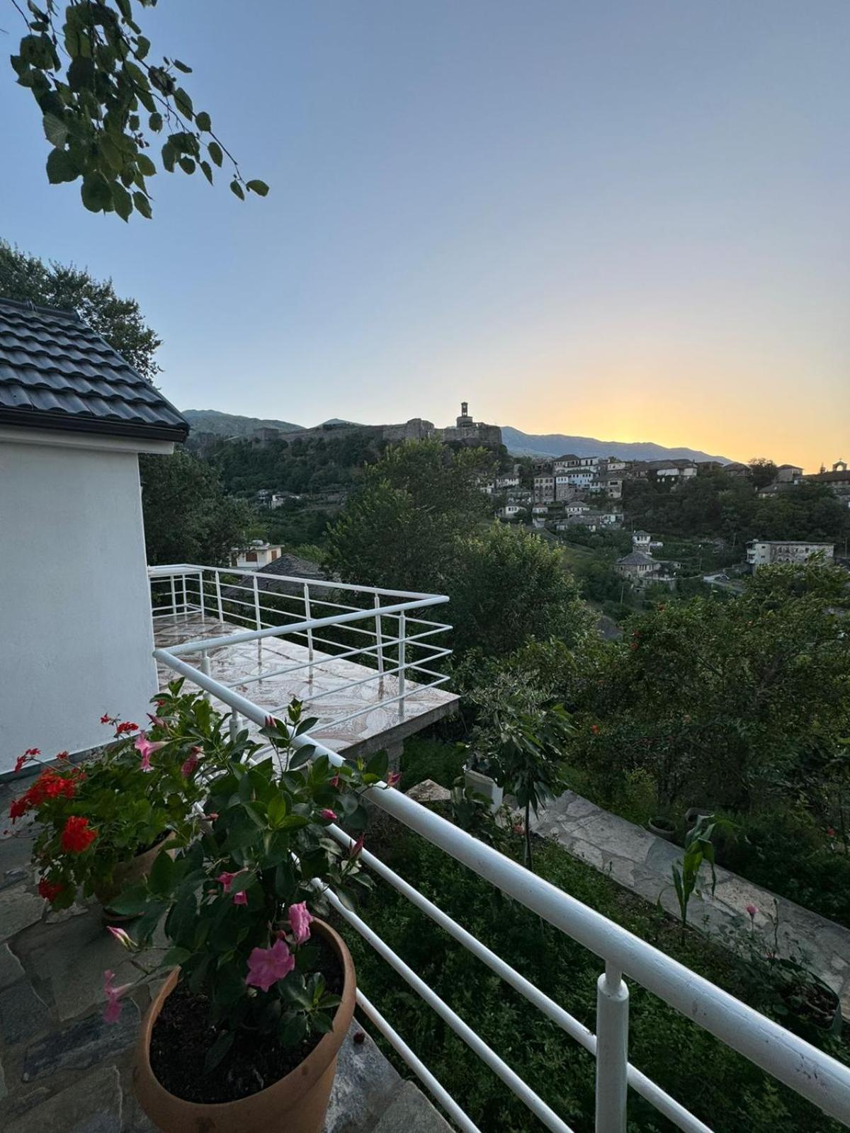 Gjirokastër Guest House Argjiro Castle المظهر الخارجي الصورة